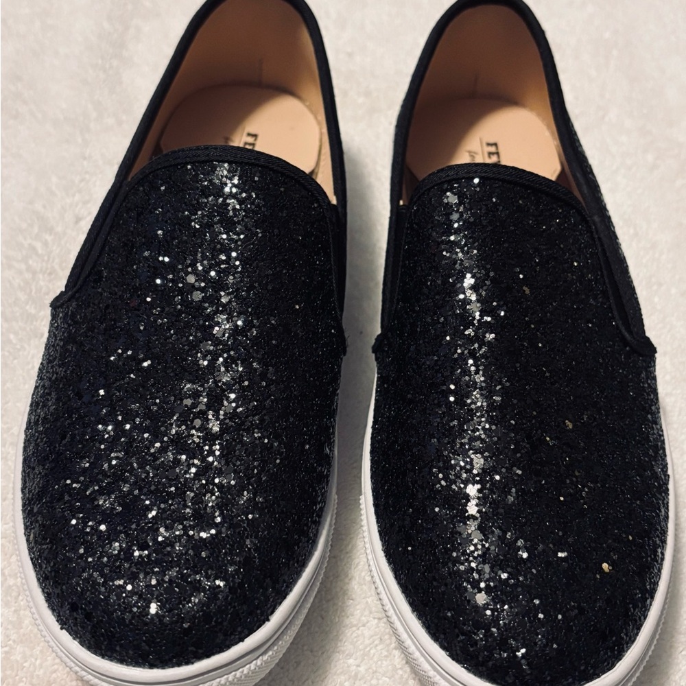 Brand New FEVER SOLE Glitter Slip-On Sneakers Casual Flats - Size 7.5 - box 77